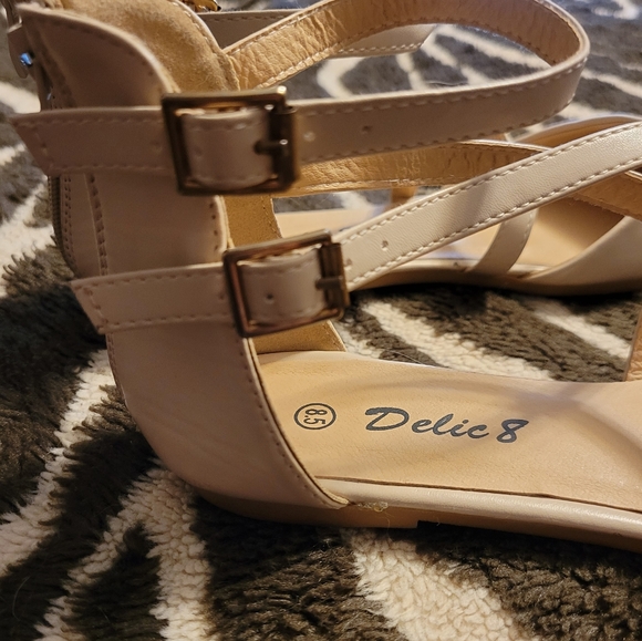 Flat Shoes - Picture 5 of 6